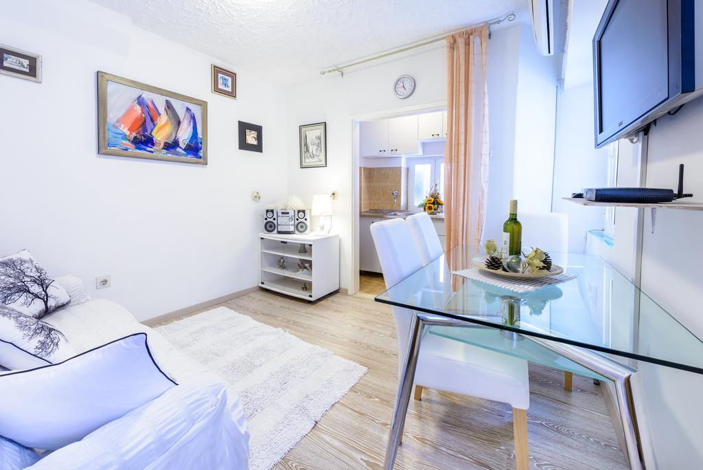Antonio Apartment